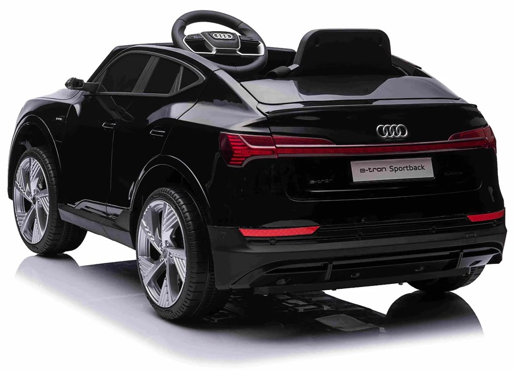 Carro elétrico para crianças Audi E-tron Sportback 12V, comando remoto 2,4 GHz, entrada USB/AUX, suspensão, bateria de lítio, luzes LED, 2 motores de