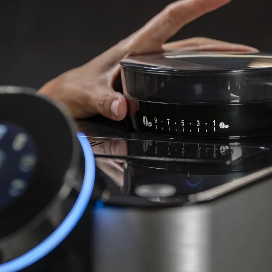 Máquina de café automática compacta Cremmaet Spin com 19 bares e Thermoblock