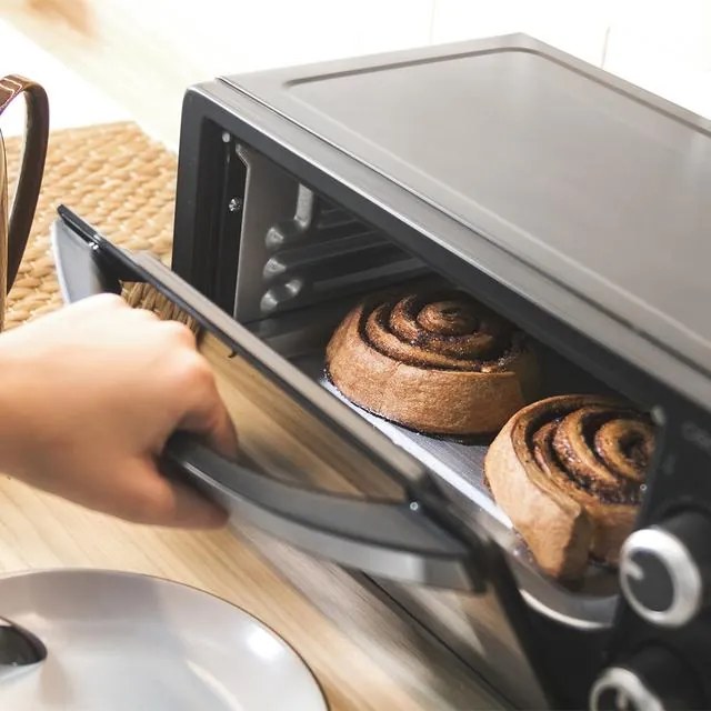Mini-forno elétrico multifunções Bake&Toast 1090 Black , 10 litros de capacidade e porta com vidro duplo