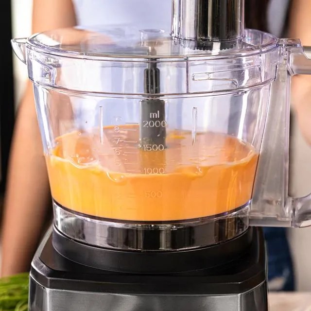 Processador de alimentos Paprika 2000 Full com potência máxima de 2000 W, estrutura de aço inoxidável, 2 velocidades e função Pulse