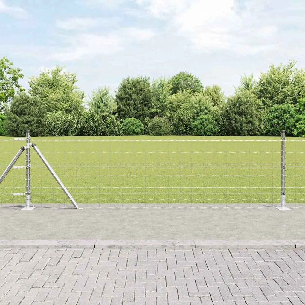 Cerca Euro com 13 postes flangeados, 0,4 x 25m, em aço galvanizado.