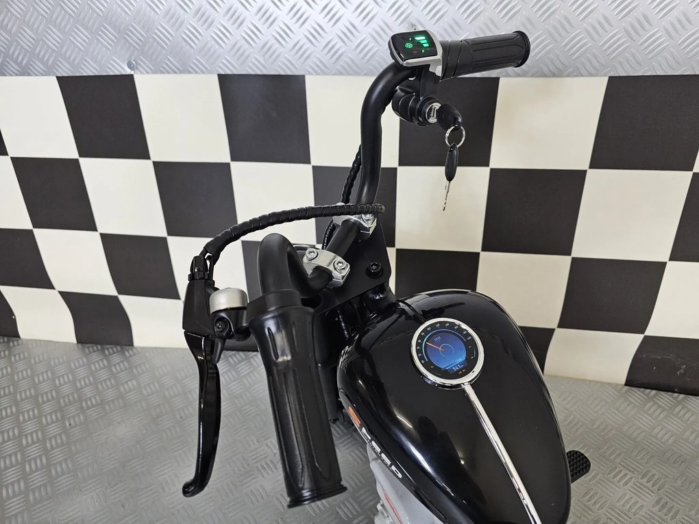 Mota para crianças Chopper 24V Assento em pele, rodas borracha, Luzes Preta