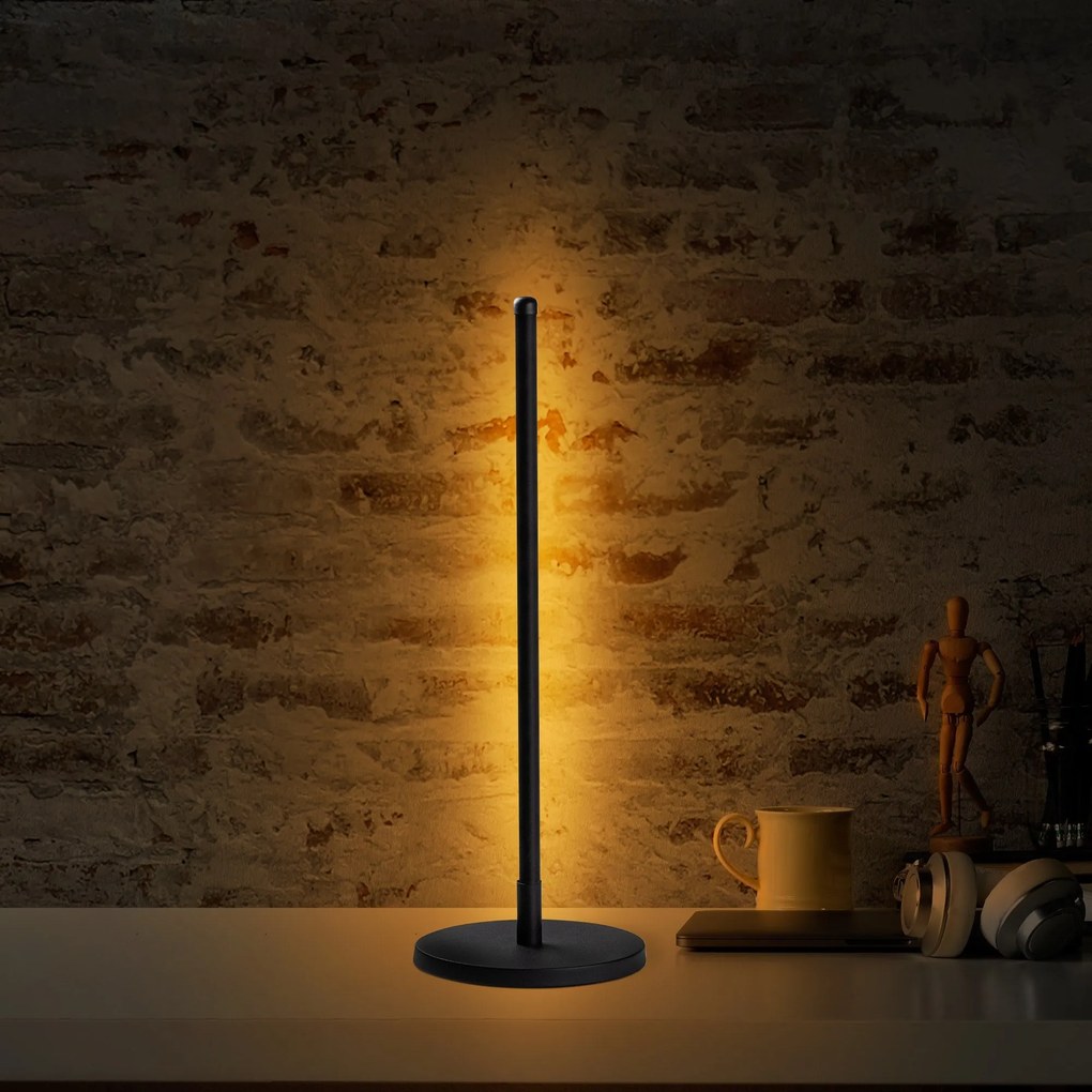 Candeeiro de Mesa "Only" – 18x51 cm – Preto – Design Moderno