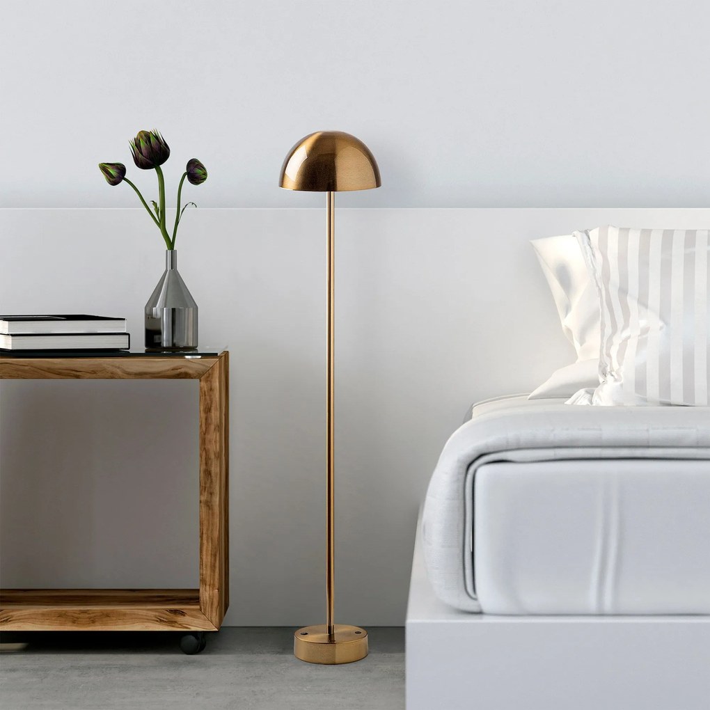 Candeeiro de Pé Sept – Dourado – Diâmetro: 20 cm Altura: 115 cm