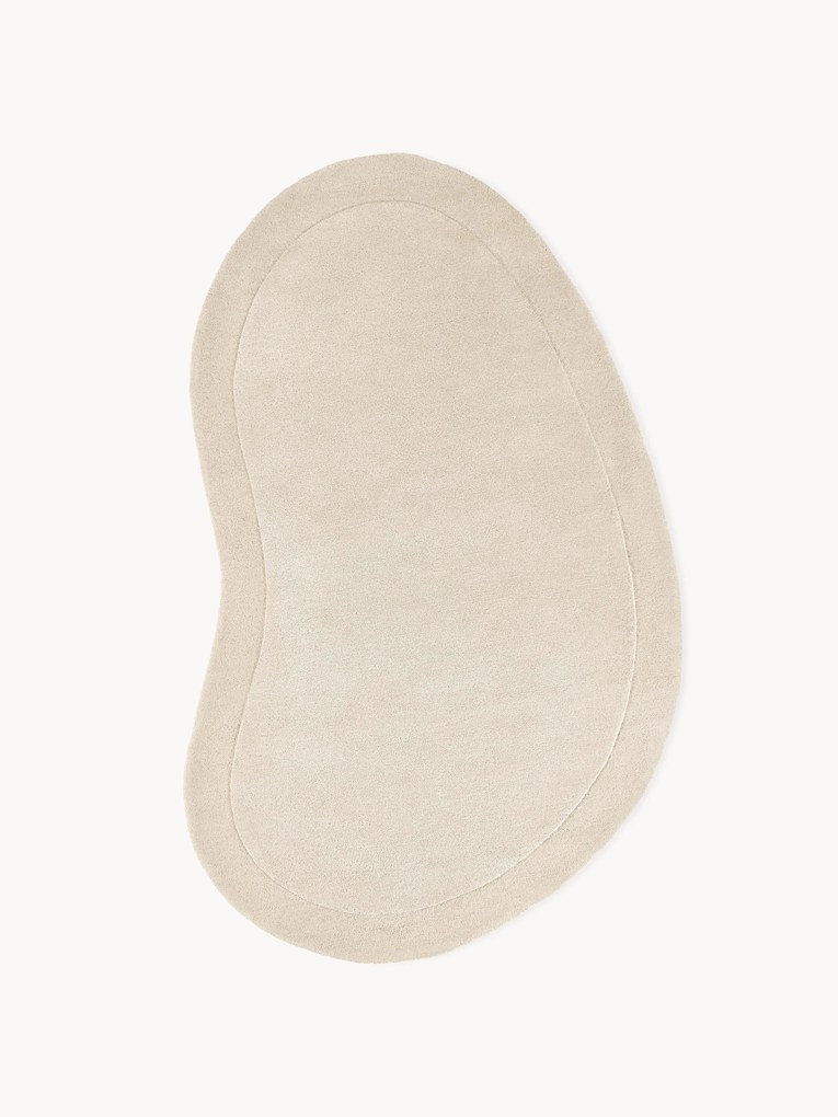 Tapete em lã artesanal com forma orgânica Kadey