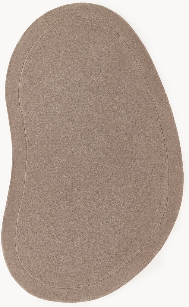 Tapete em lã artesanal com forma orgânica Kadey