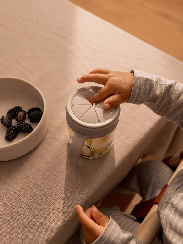 Enyo taça para lanche em tritan Liewood  branco