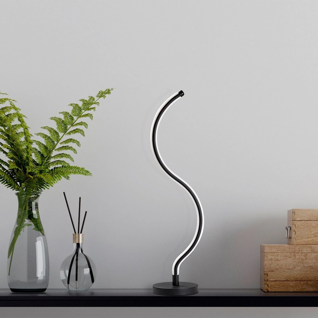 Candeeiro de Mesa Yilan – Preto – Diâmetro: 13 cm Altura: 57 cm