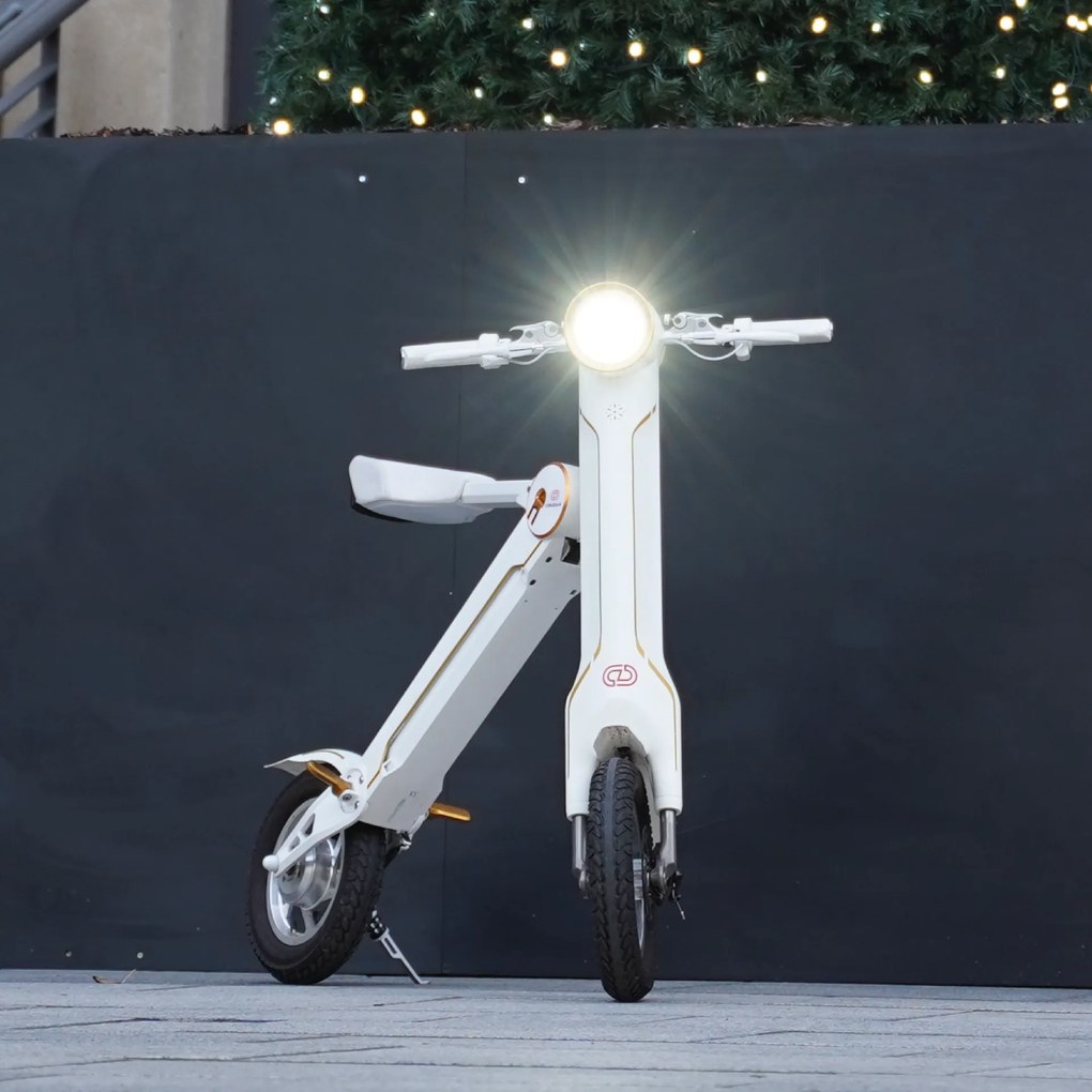Trotinete Elétrica com Assento – Cruzaa PRO – Branco Racing – 45 km de