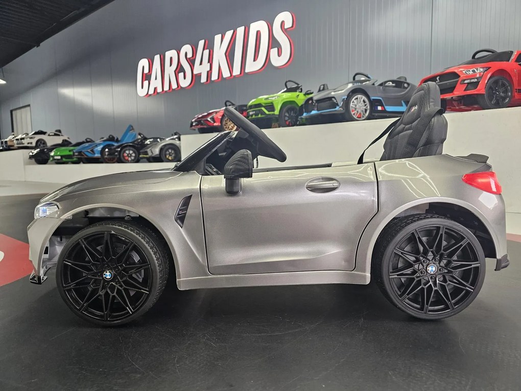 Carro elétrico infantil BMW M4 12V Com Rodas EVA e Assento em couro Cinzento metálico