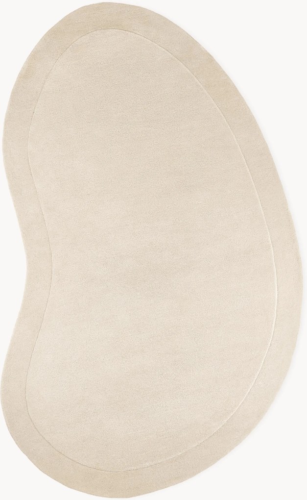 Tapete de lã artesanal com forma orgânica Kadey