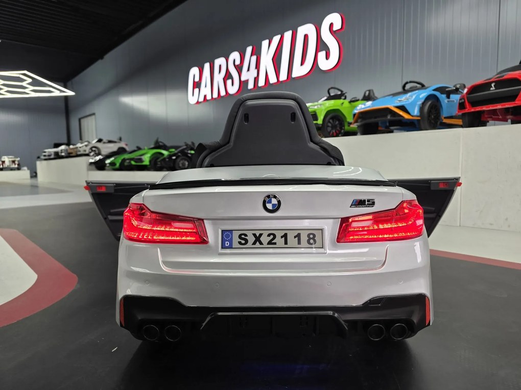 Carro elétrico para crianças BMW M5 24V Pneus EVA, Assento de couro sintético Cinza metálico