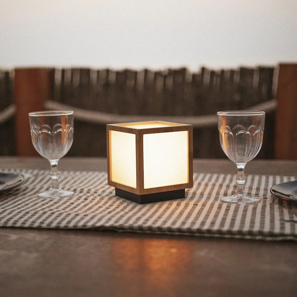 Candeeiro de Mesa em Bambu com Efeito Chama Incluindo LED Recarregável Solar IP44 - Vega Moderno