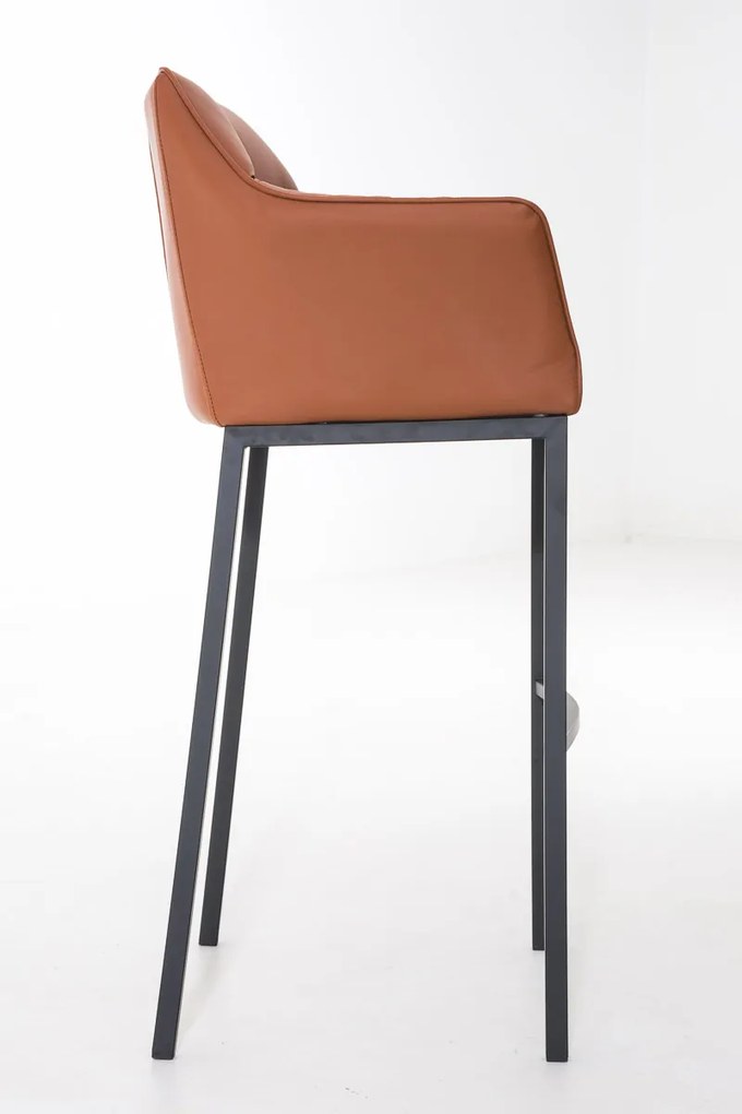 Banco de bar Damaso em couro sintético com estrutura preta 64 x 110 x 48 cm Castanho claro