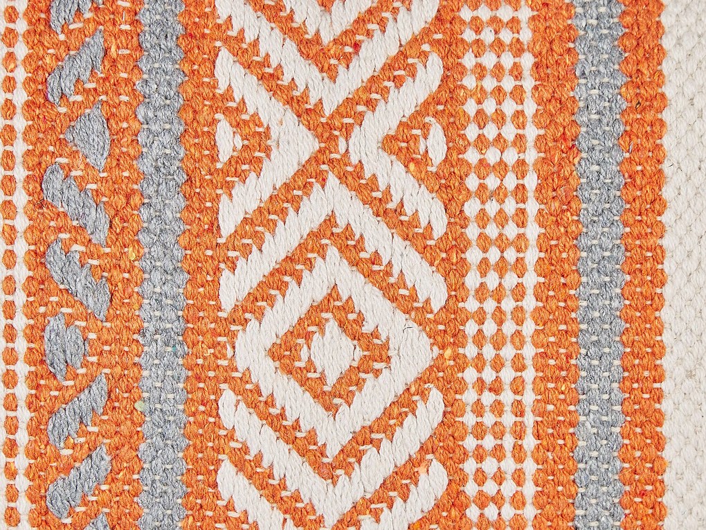 Conjunto de 2 almofadas decorativas em algodão laranja e branco com padrão geométrico 30 x 50 cm INULA Beliani