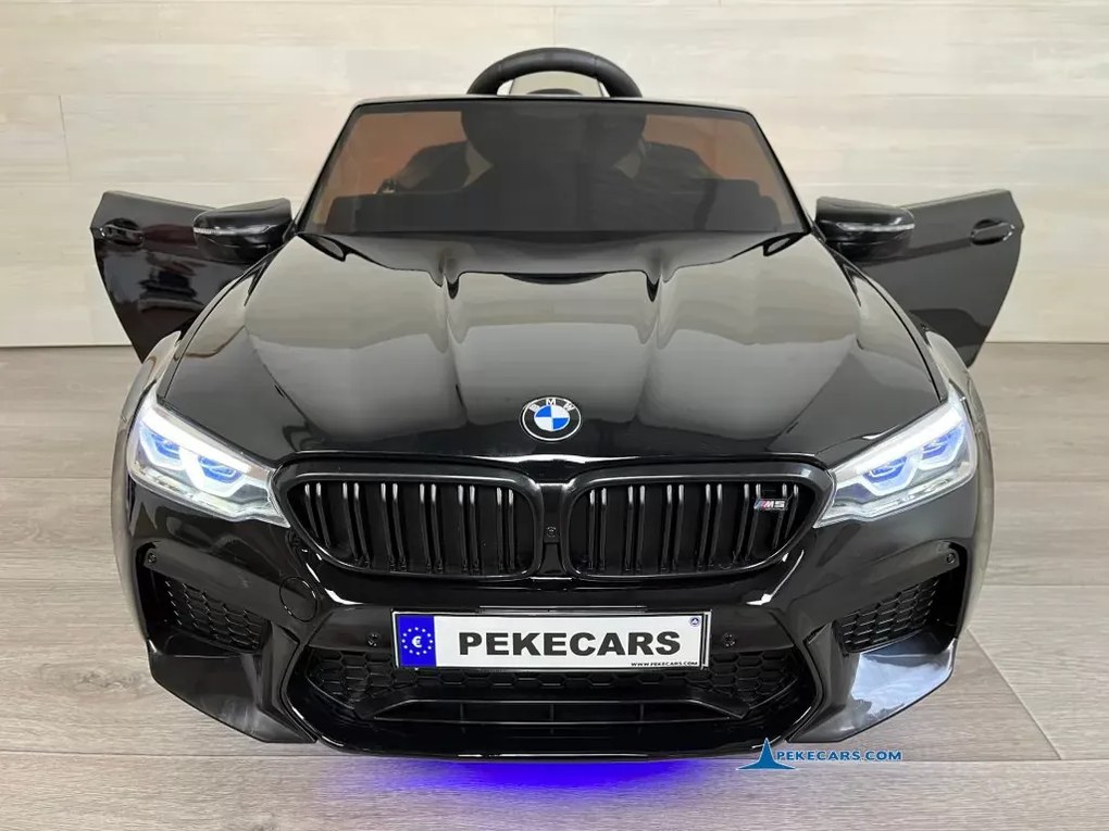 Carro elétrico para Crianças BMW M5 24V rodas borracha, banco almofadado e com ecrã MP4 Preto metalizado
