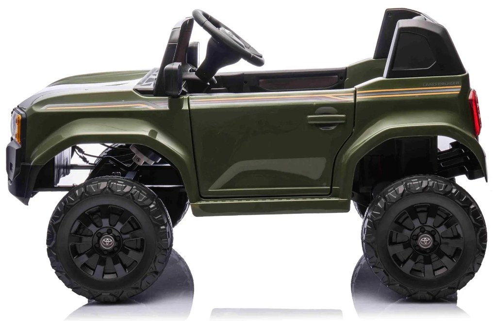 Jipe elétrico para crianças Toyota Landcruiser 12V controlo remoto de 2,4 GHz, entrada USB/AUX, Bluetooth, suspensão, bateria de lítio, luzes LED Verd