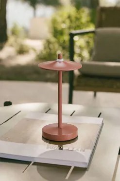 Lâmpada De Mesa Led Sem Fios Para Exterior Em Ferro Zuniga Terracota - Sklum