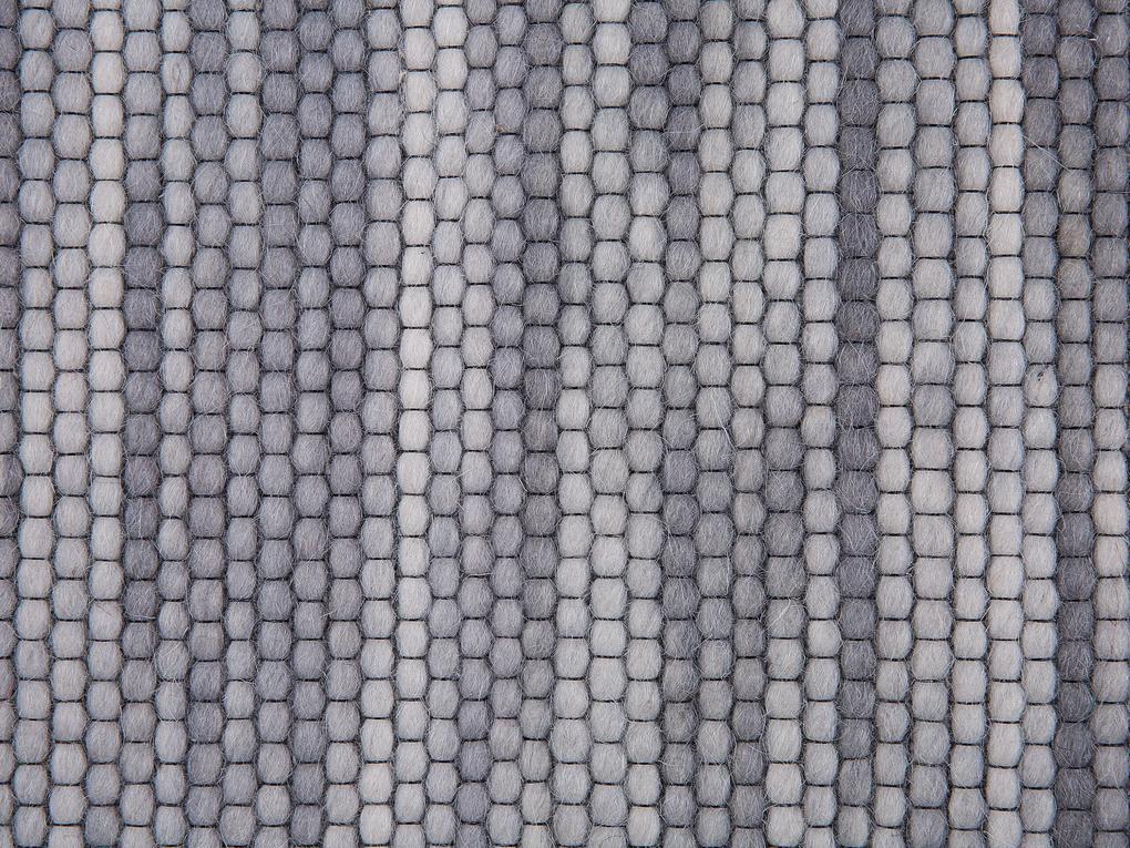 Tapete de lã cinzento 140 x 200 cm KAPAKLI Beliani