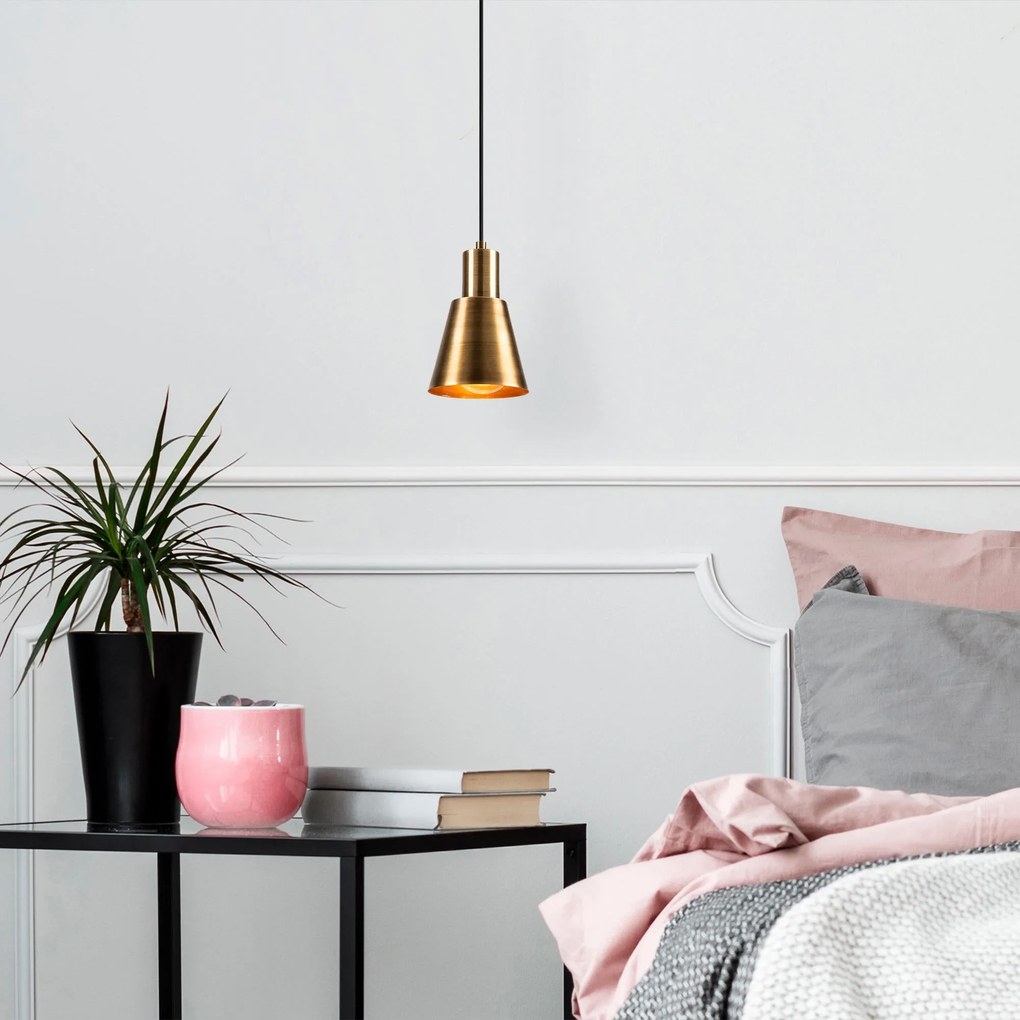 Candeeiro Chandelier Kem – Ouro e Preto – Diâmetro 14 cm, Altura 114 c