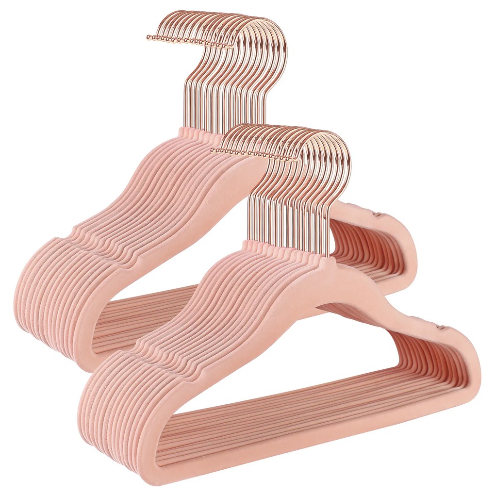 Cabides para bebês SONGMICS, pacote com 30 cabides de veludo para crianças com ganchos em ouro rosa, cabides antiderrapantes para roupas infantis no armário, casacos de bebê ou infantil, rosa claro CRF027P30