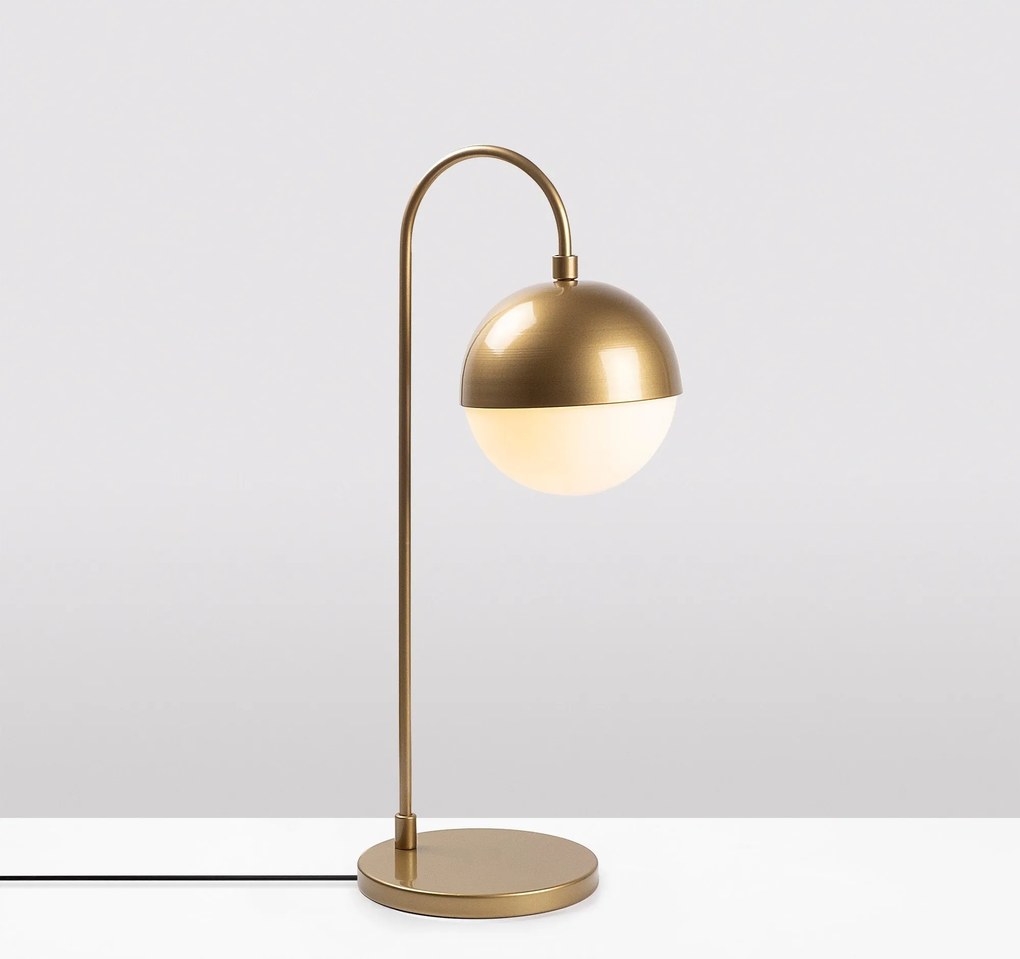 Candeeiro de Mesa Horn – Dourado – 18 x 25 x 53 cm