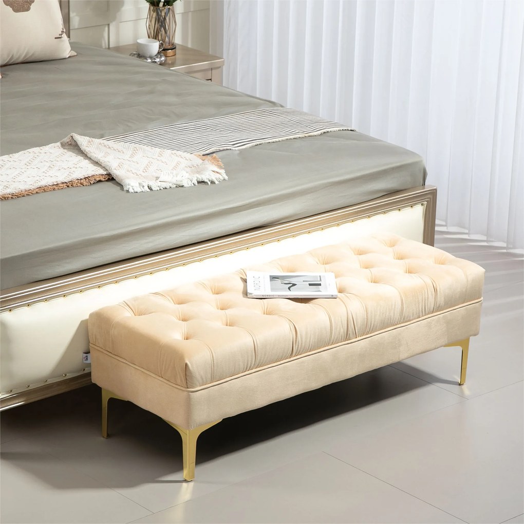 Banco estofado para colocar ao pé da cama, estilo clássico-chique, dim. 118 x 45 x 42 cm, pés em metal dourado, veludo bege