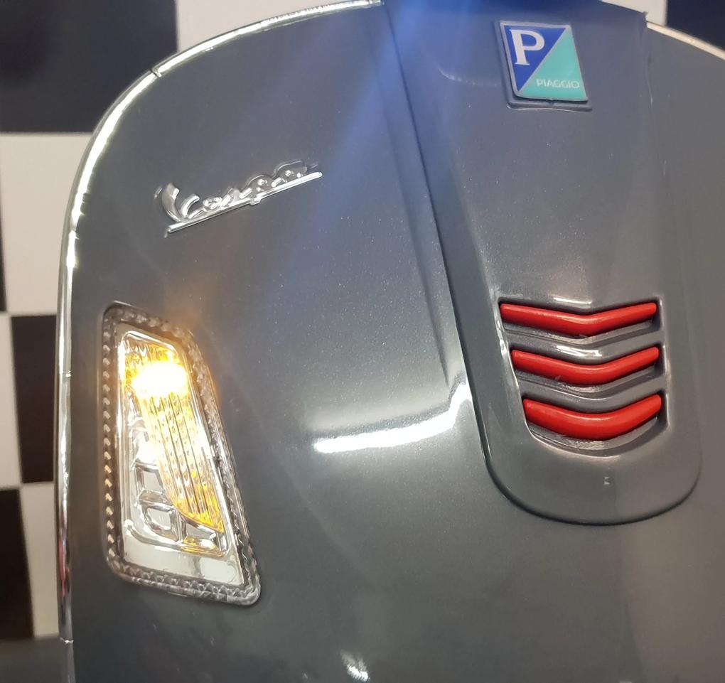Mota scooter infantil Vespa GTS 12 volts cinza