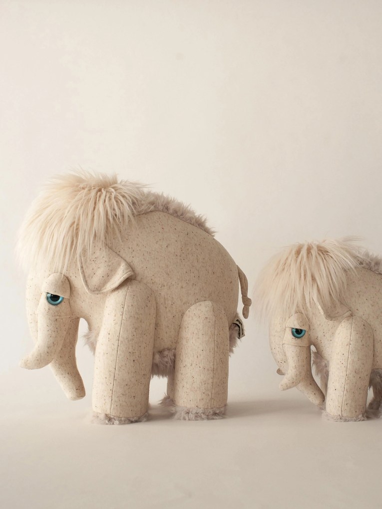 Almofada de peluche artesanal Mammoth, vários tamanhos