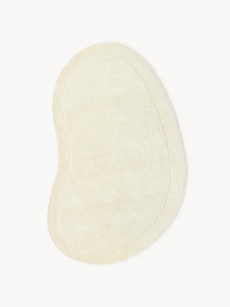 Tapete em lã artesanal com forma orgânica Kadey