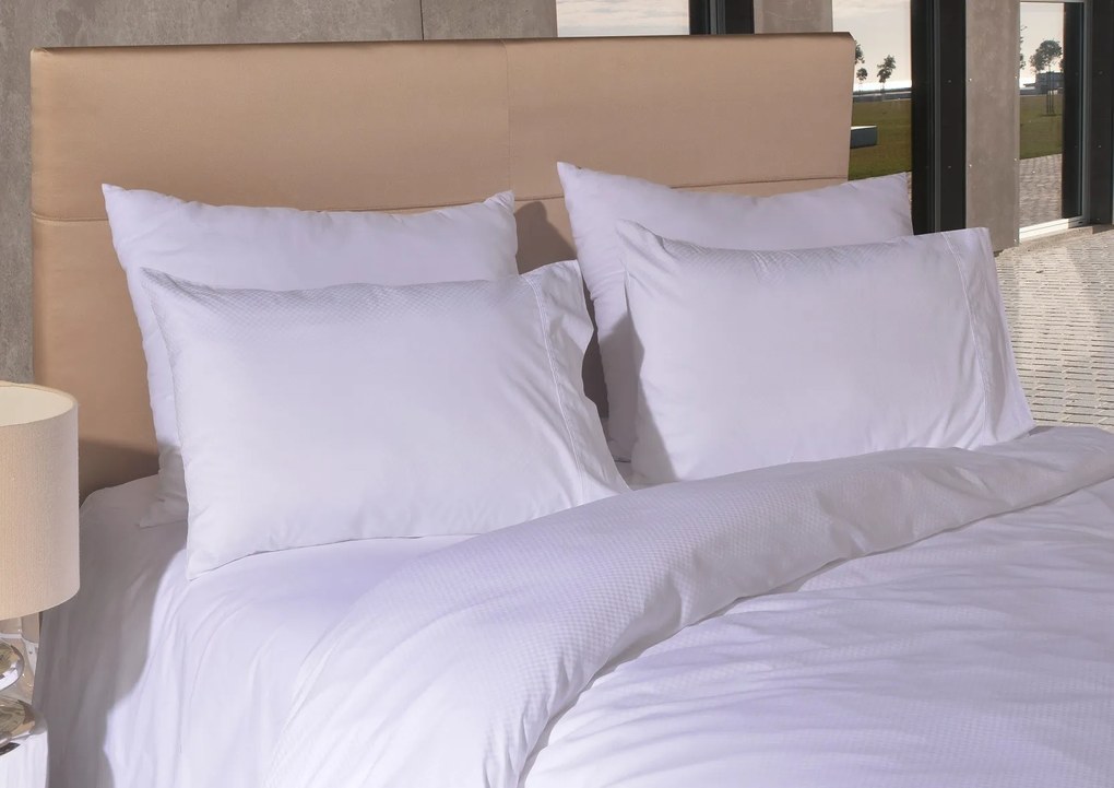 Jogo saco de edredão cetim 300 fios branco - Quadradinhos Jacquard: Para cama 140cm  - 1 saco edredão 220 x 240 cm +  2 fronhas almofada 50x70 cm