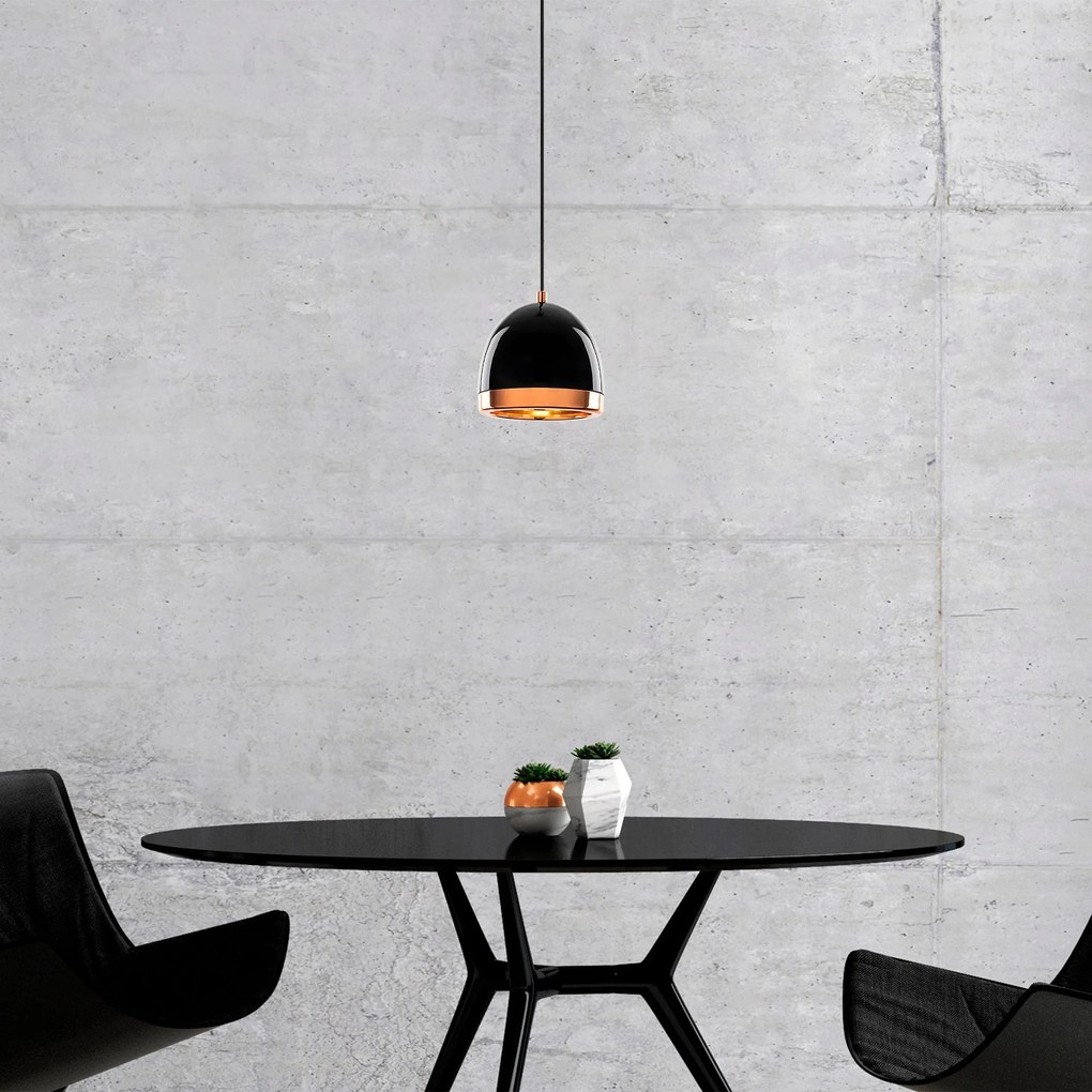 Chandelier Mugo – Preto e Dourado – 17 x 17 cm