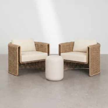 Conjunto De Sala Com 2 Poltronas Em Aço E Rattan Sintético Lina E Mesa Auxiliar Redonda Ø35 Cm Em Cimento Fonelas Tecido Gardénia Branco - Sklum