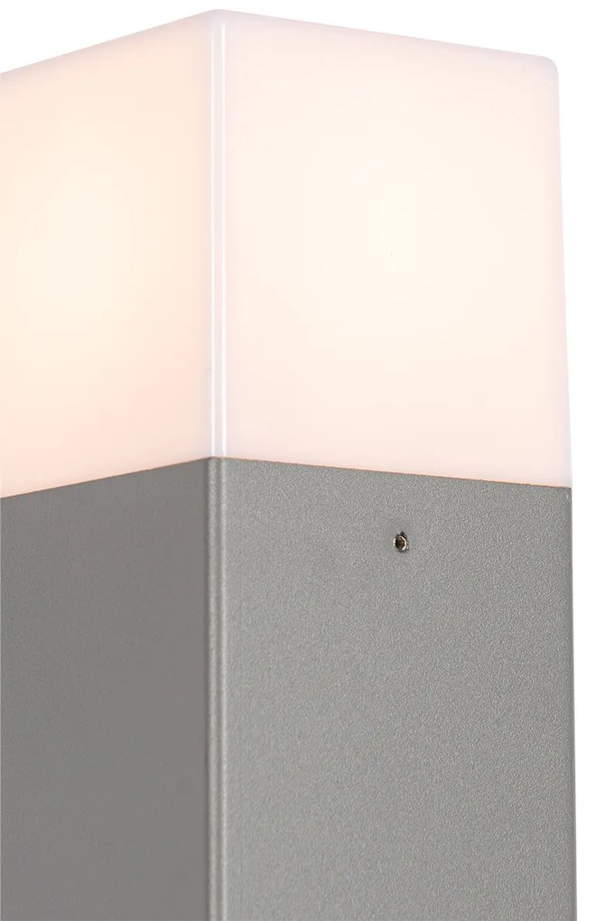 Candeeiro de Exterior Dinamarca P70 Cinza com Ponta de Chão e Manga de Cabo