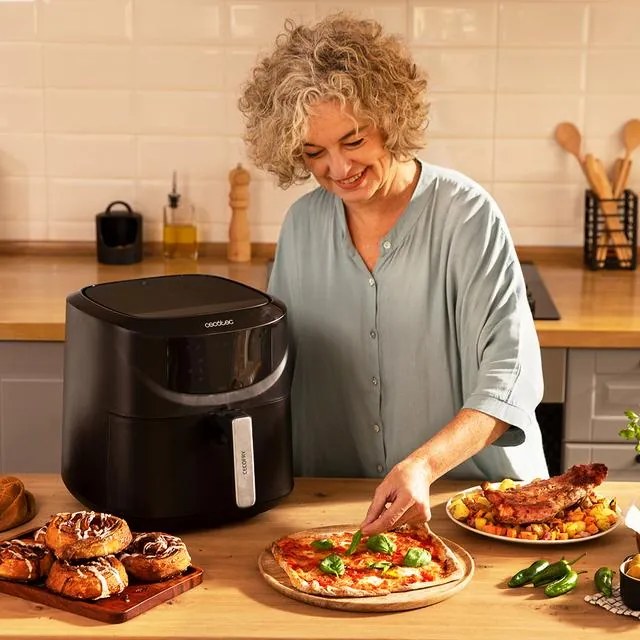 Fritadeira sem óleo Cecotec capacidade de 7,6 L Cecofry Absolute 7600 airfryer dietética digital e compacta sem óleo, com tecnologia PerfectCook