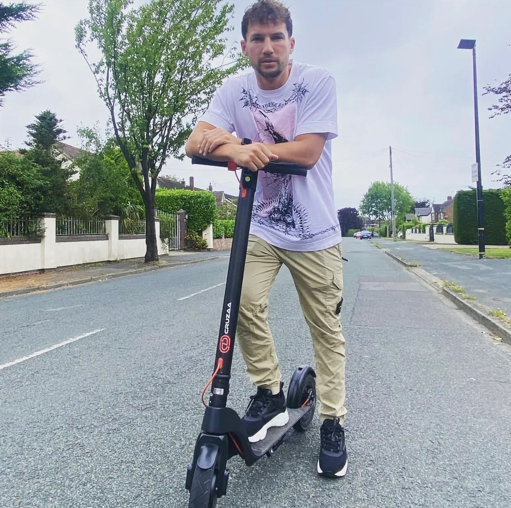 Trotinete Elétrica – Cruzaa Commuta – Preto – 45 km de Autonomia / 25