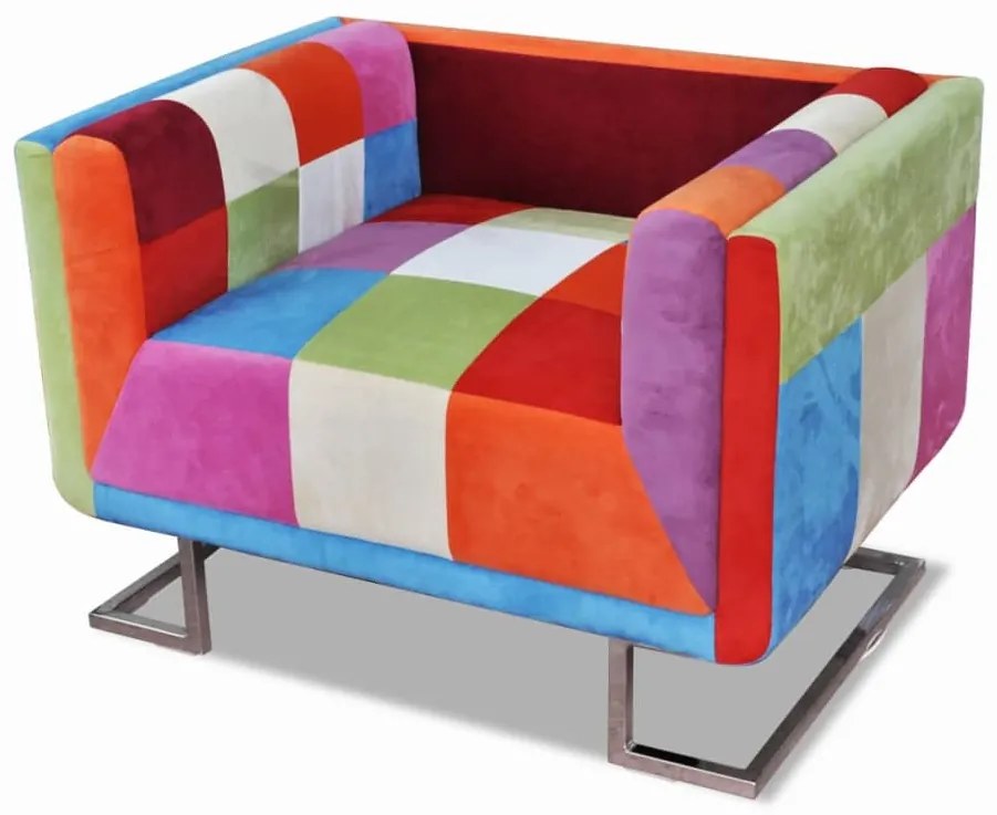Poltrona cubo com pés cromados, tecido com design de retalhos