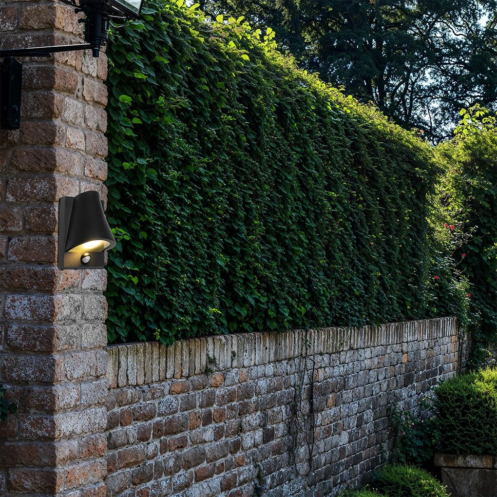 Candeeiro de parede exterior preto IP44 com sensor de movimento - Femke