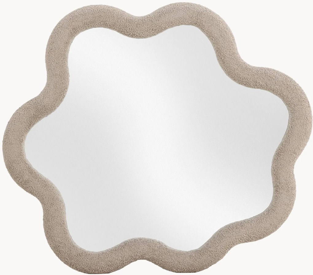 Espelho de parede com forma orgânica e moldura em bouclé Kungsbacka