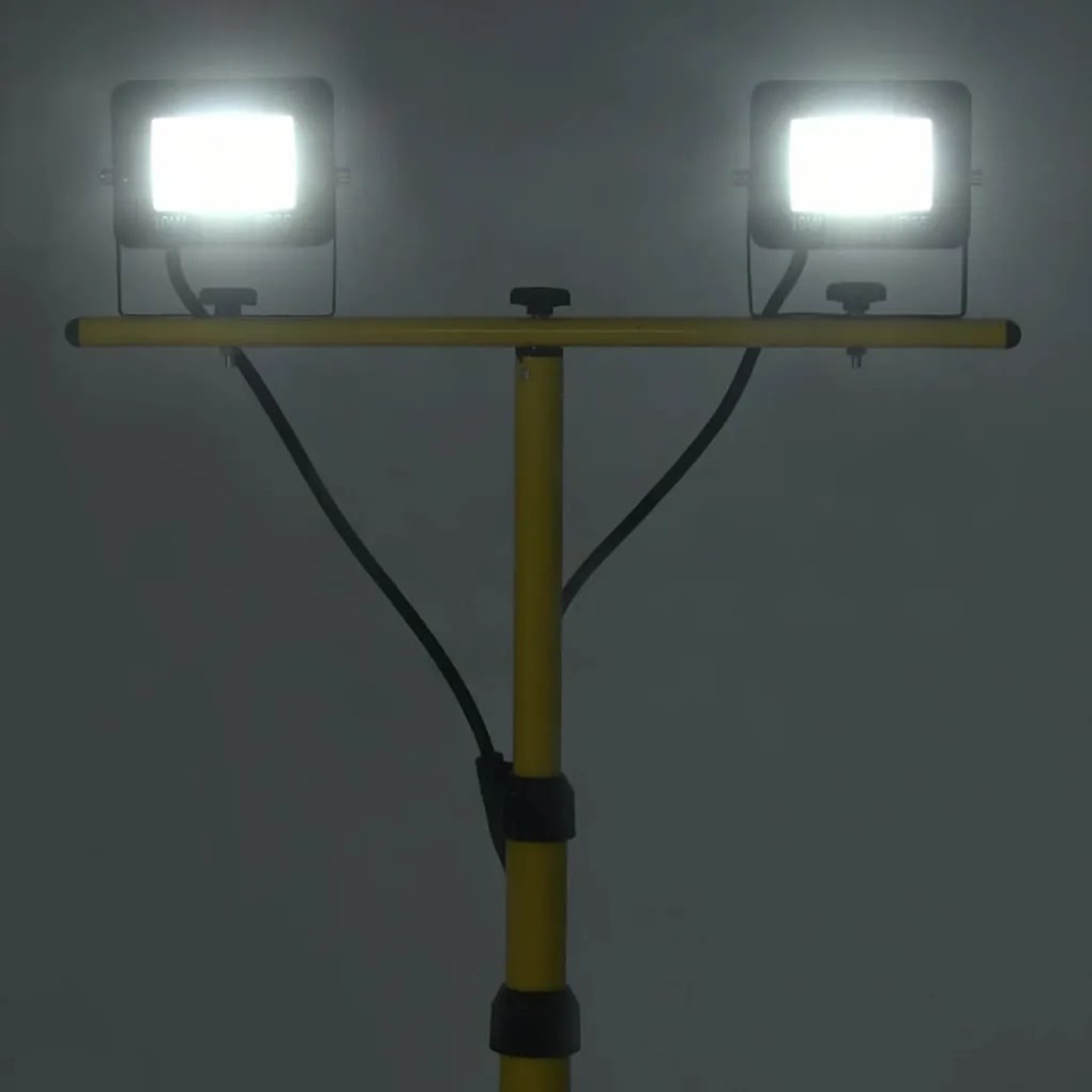 Projetor c/ iluminação LED e tripé 2x10 W branco frio