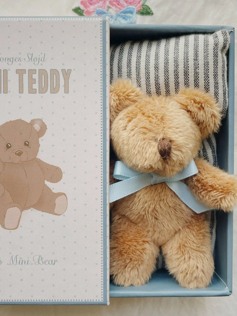 Peluche Milo pequeno urso Konges Slodj castanho
