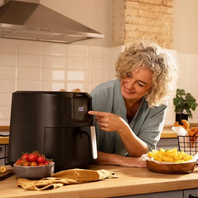 Fritadeira sem óleo Cecotec capacidade de 7,6 L Cecofry Absolute 7600 airfryer dietética digital e compacta sem óleo, com tecnologia PerfectCook
