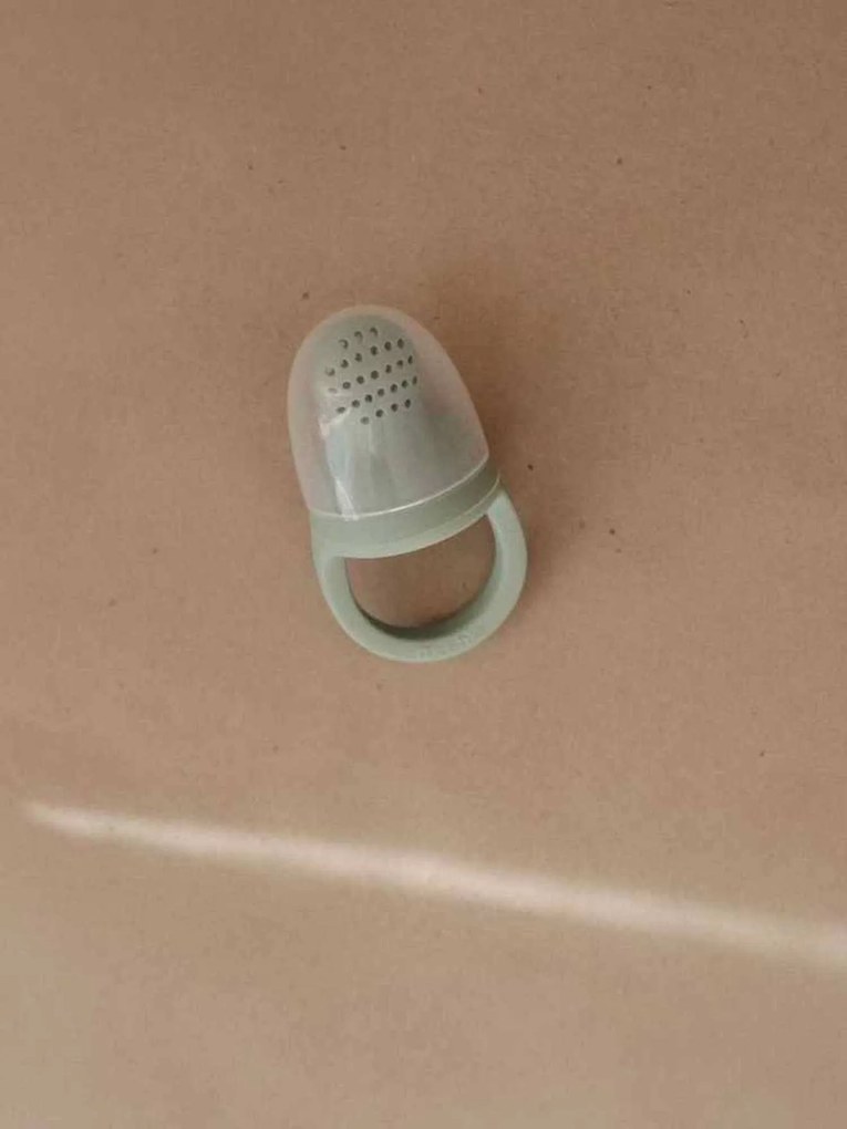 Lote de 2 alimentadores - MUSHIE, em silicone