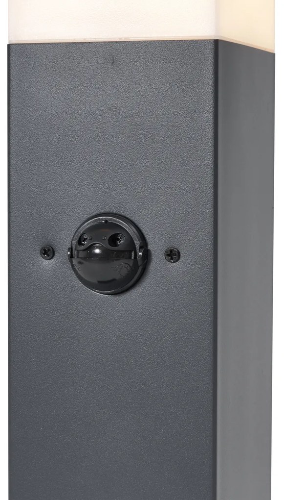 Candeeiro de exterior cinza escuro com vidro opalino 45cm IP44 com tomada e sensor de movimento - Malios Moderno