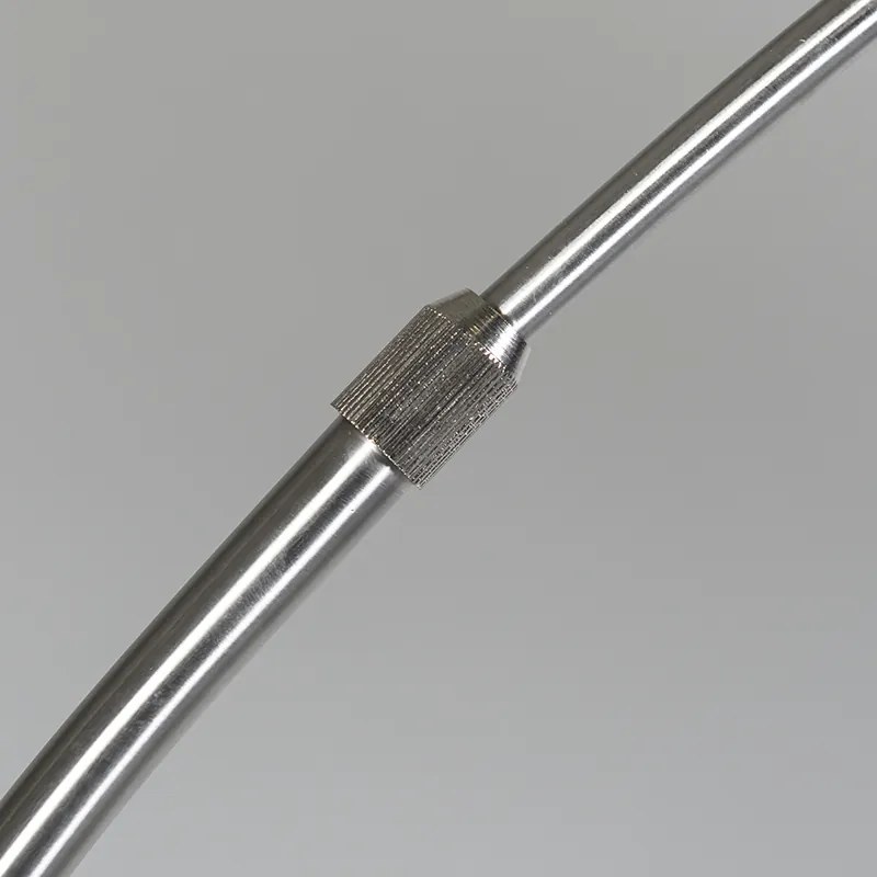 Candeeiro de pé arco moderno em aço com abajur em tecido preto - Arc Basic Moderno