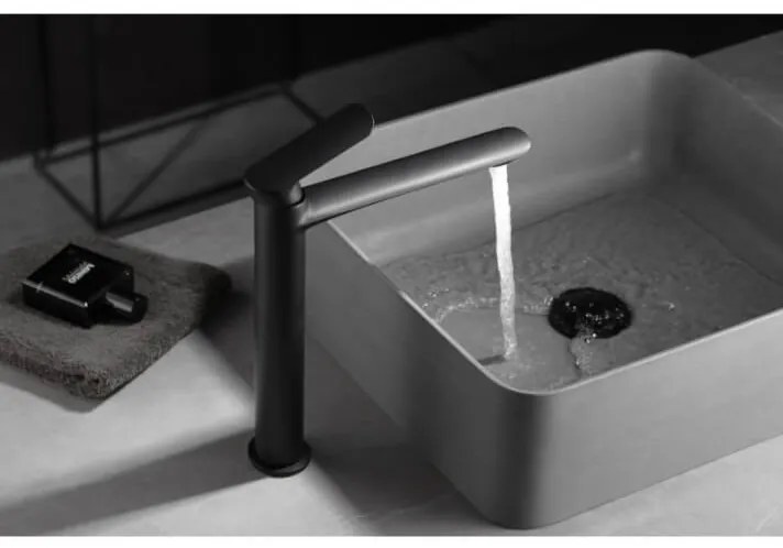 Torneira de cano alto para lavatórios de cor preto mate Ural