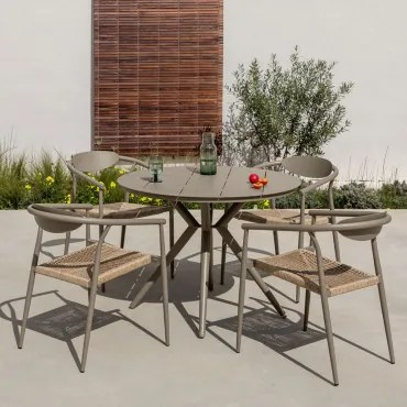 Set De Mesa Redonda Ø100 Cm Em Alumínio Valerie E 4 Cadeiras De Jardim Empilháveis Com Apoios De Braços Em Alumínio E Rattan Sin Moka Brown - Sklum