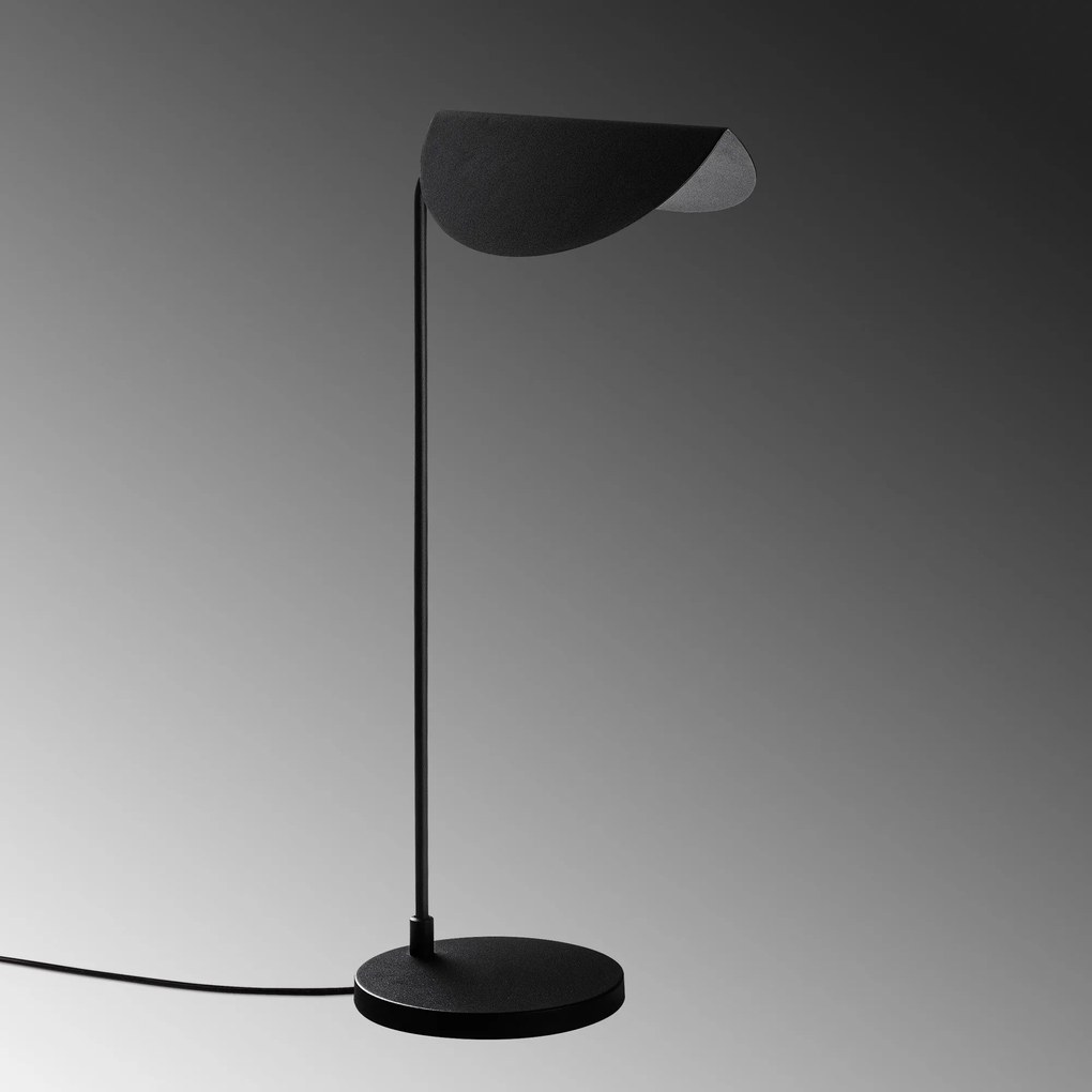 Candeeiro de Mesa Corner – Preto – 30 x 18 x 57 cm