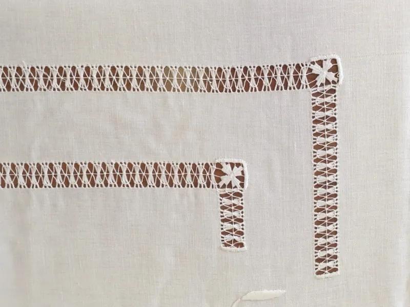 Toalha de mesa de linho bordada a mão - Bordados matiz e richelieu - bordados da lixa: Pedido Fabricação 1 Toalha 150x270  cm ( Largura x comprimento )