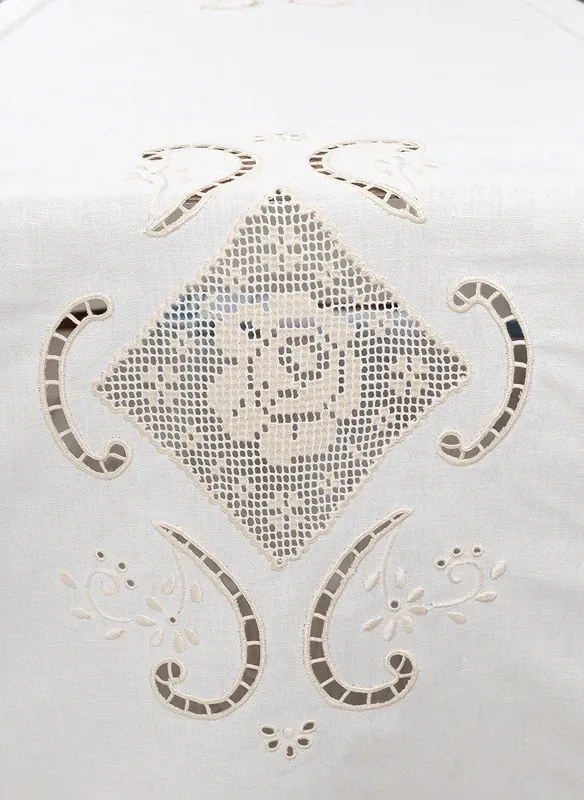 50x180 cm - Caminho de mesa linho - Bordados da Lixa